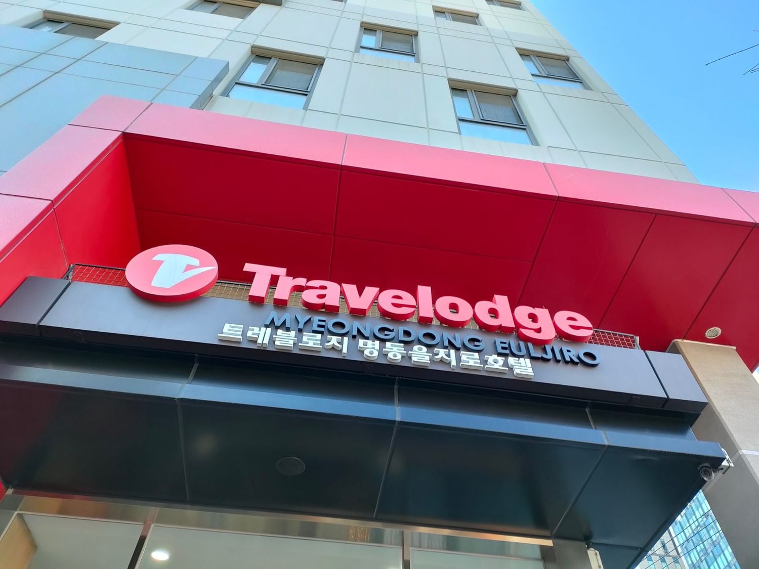 Travelodge brand featured as a lead generation client campaign by MediaOne